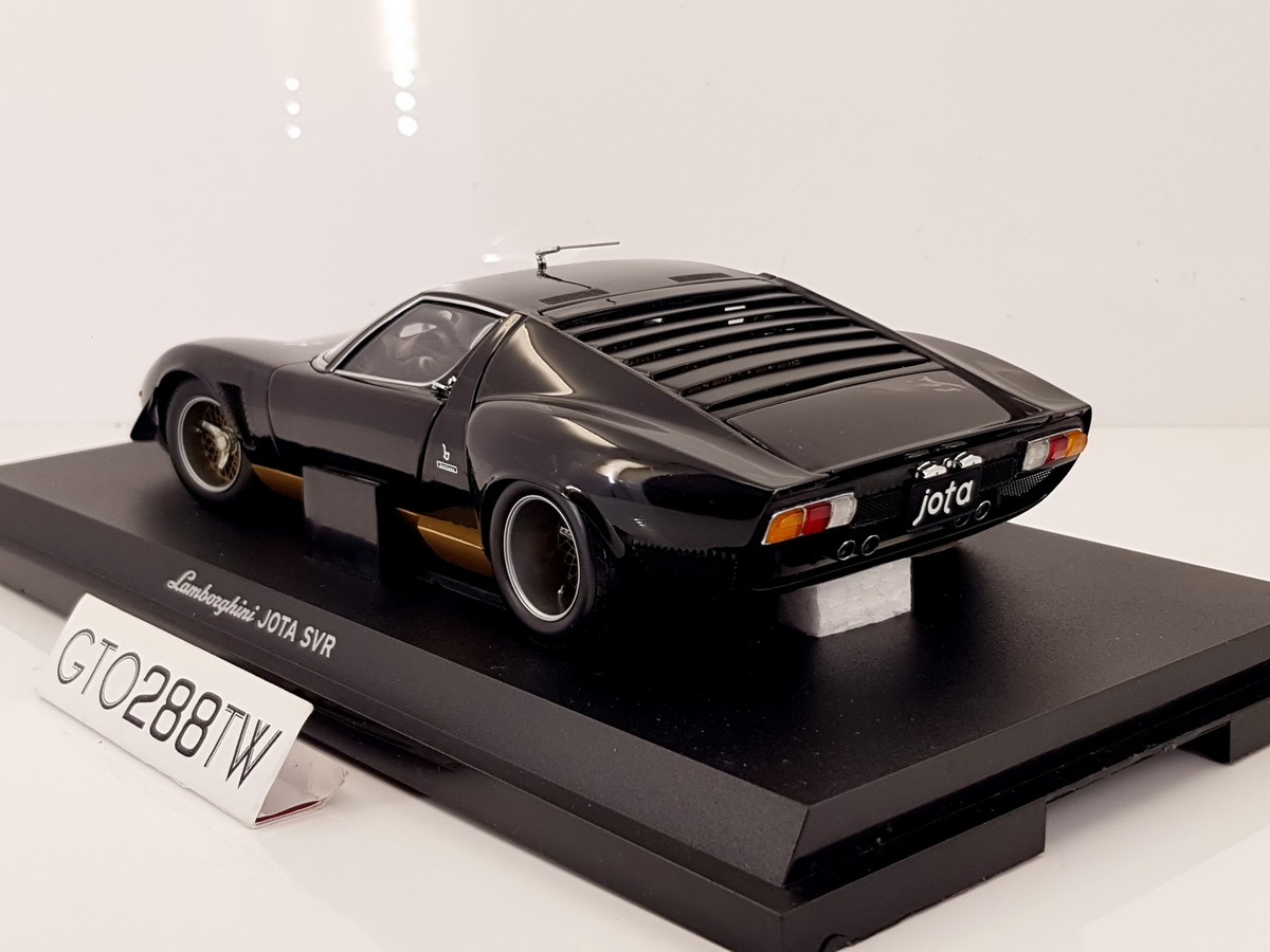Kyosho 1:18 scale Lamborghini Jota SVR 