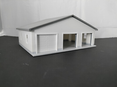 1:64 Scale - White 3 Car Garage with Opened and Closed Garage Door