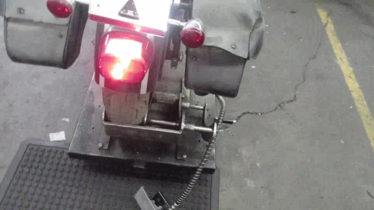 S 618 03 Harley-Davidson Dyna Main Frame Chassis SLVG Str8 32