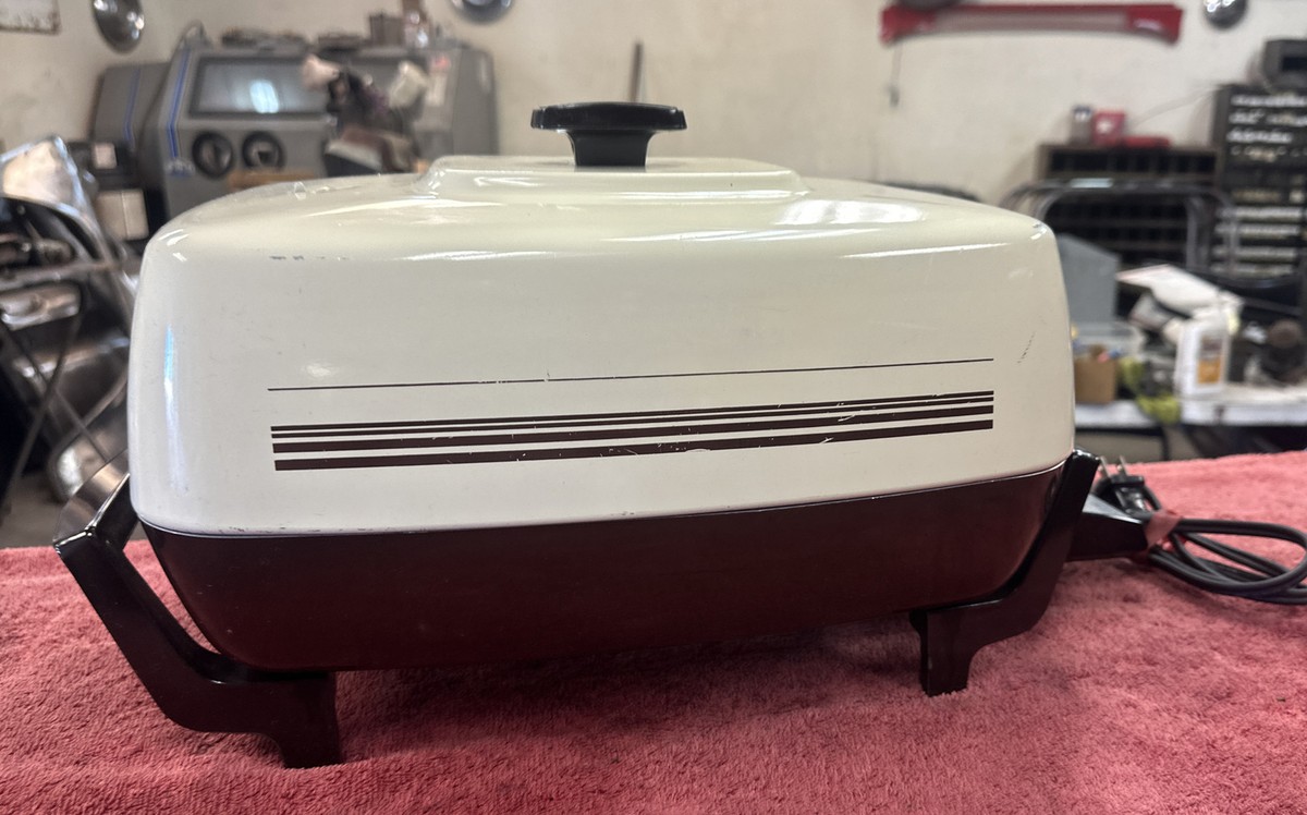 1980s Vintage WEST BEND Immersible Electric Skillet 72106X Vent