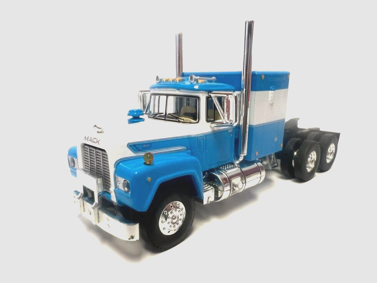 DCP FIRST GEAR 1/64 SCALE R MODEL MACK FLAT TOP SLEEPER, WHITE