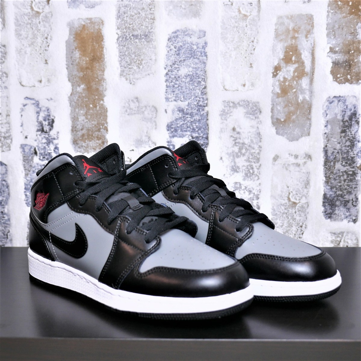 Nike Air Jordan 1 Mid Shadow Red 554725-096 Grade School (GS) sz