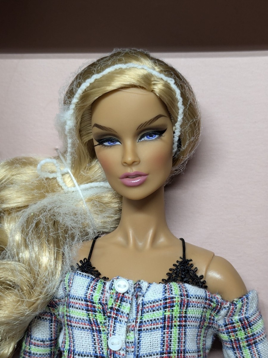 Integrity Toys Fashion Royalty French Kiss Vanessa Perrin Doll