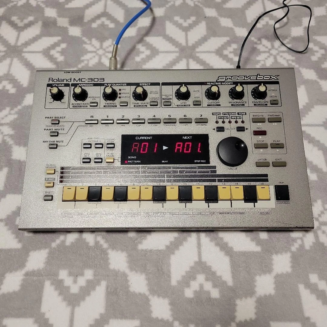 Roland Mc 303 for sale - eBay