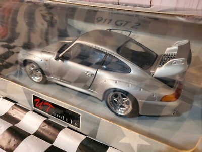 UT Models Limited 1997 Porsche Carrera 911 GT2 1:18 Diecast Street