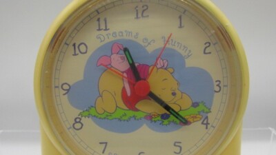 VINTAGE Winnie The Pooh Dreams Of Honey Disney Alarm Clock Tested