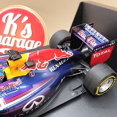 Minichamps 1/18 Infiniti Red Bull Racing RB10 Sebastian Vettel