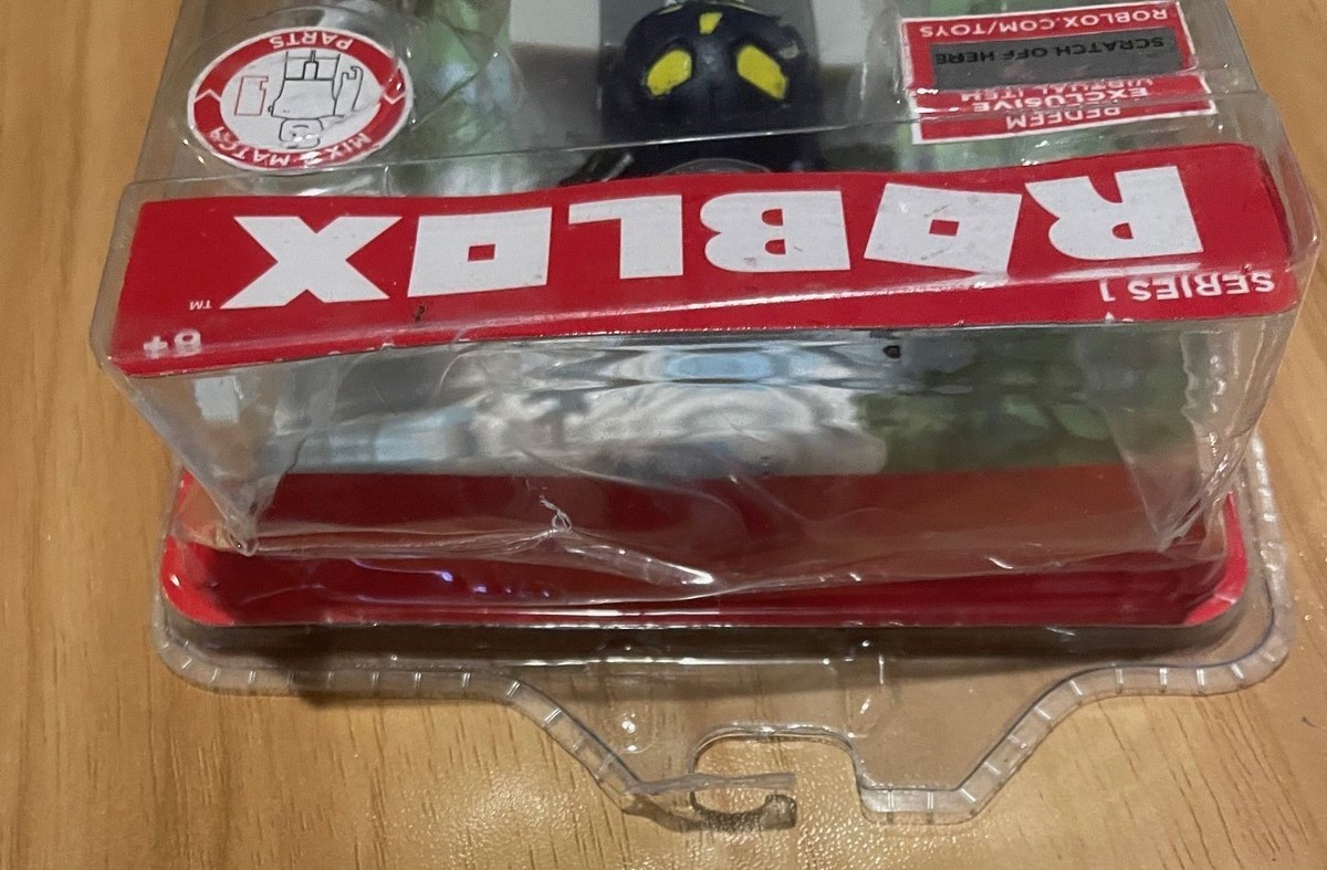 ROBLOX Matt Dusek Figure Series 1 Magical Wizard Mix Match