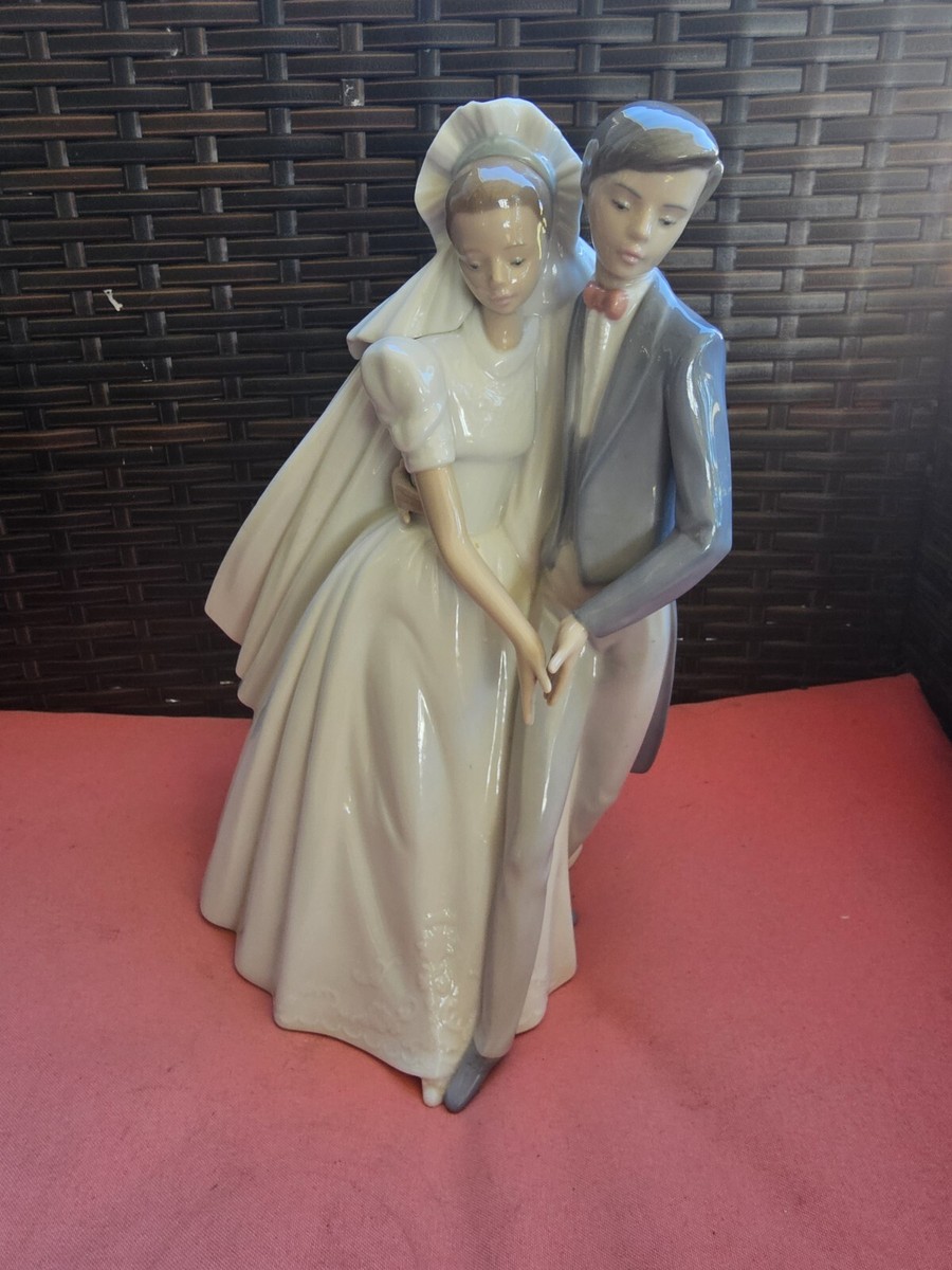 Vintage NAO BY LLADRO Unforgettable Dance 1247 Wedding Couple