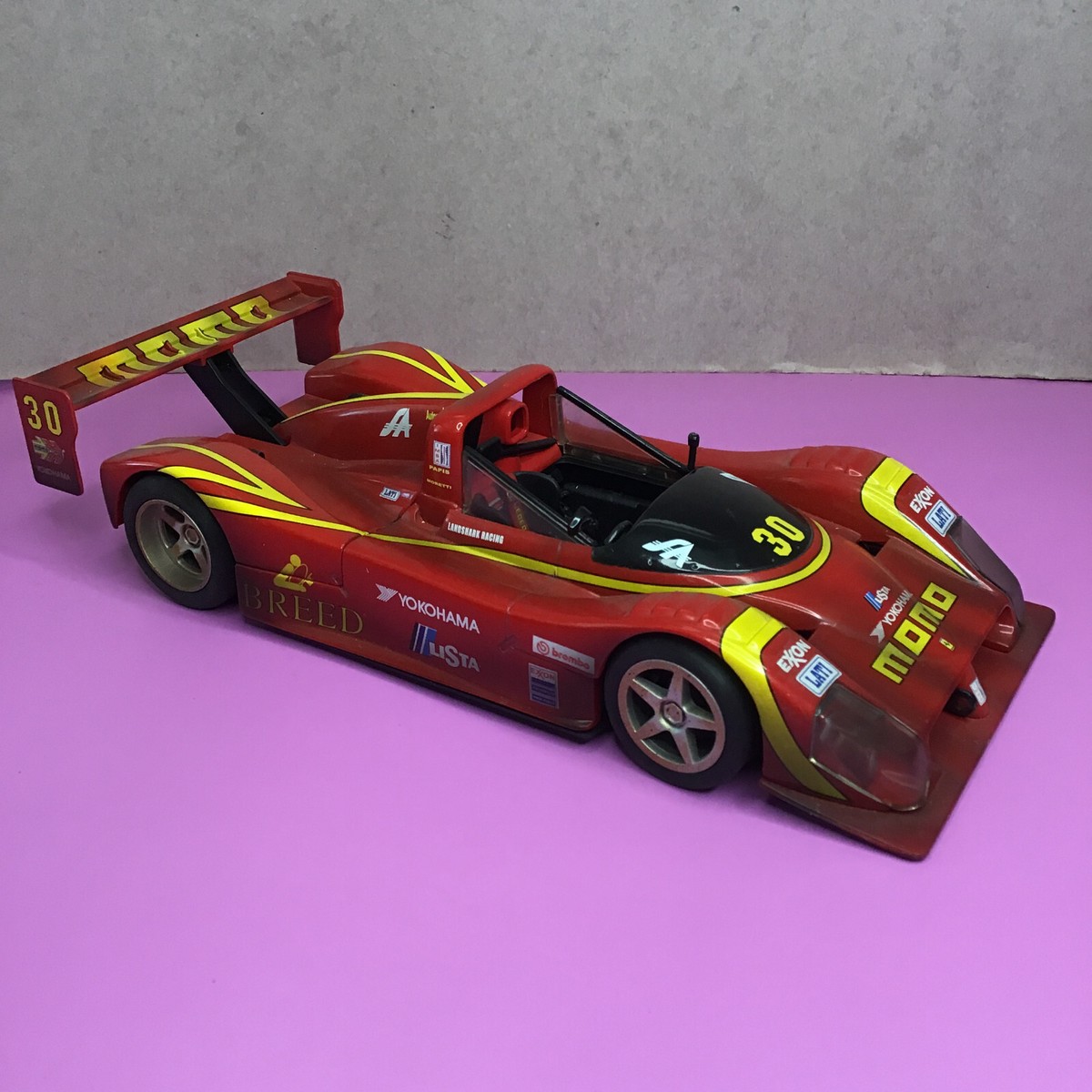 Hot Wheels 1:18 Scale Ferrari F 333 SP Die Cast Car #30 Race Car