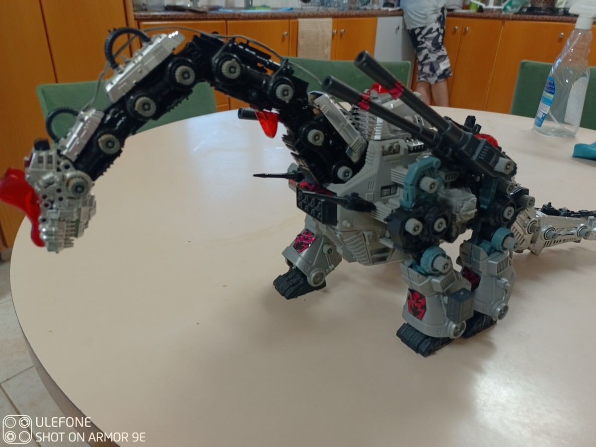 WOW Rare Vintage 90's ZOIDS 2 Ultrasaurus RZ-037 TOMY 1/72 Model