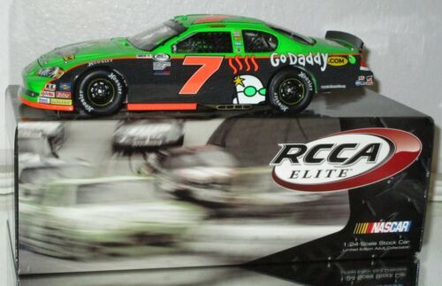 2015 Danica Patrick 10 GoDaddy Pink 1/24 Lionel Nascar Diecast 1