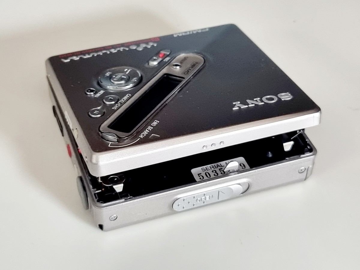 New Sony Walkman MZ-NF810 Net MD/Radio Discman Recorder Boxed +