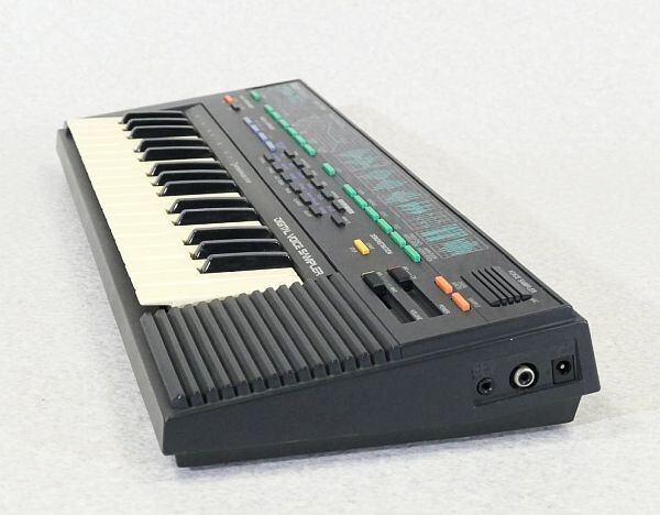 Yamaha VSS-30 PortaSound Digital Voice Sampler Vintage Keyboard