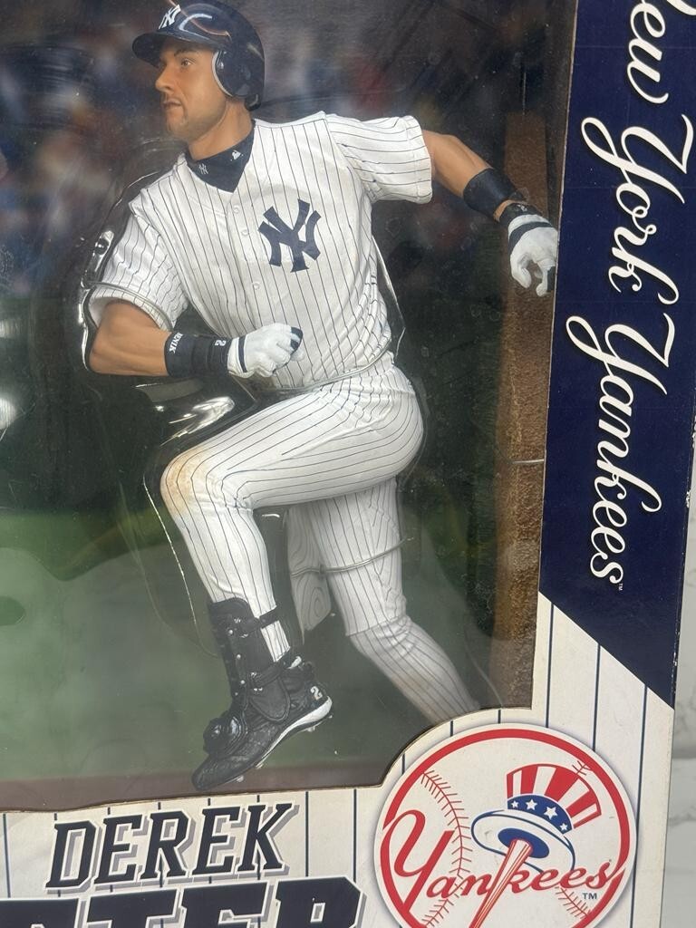 Derek Jeter figure 12-inch McFarlane's Sports Picks NY YANKEES HOF