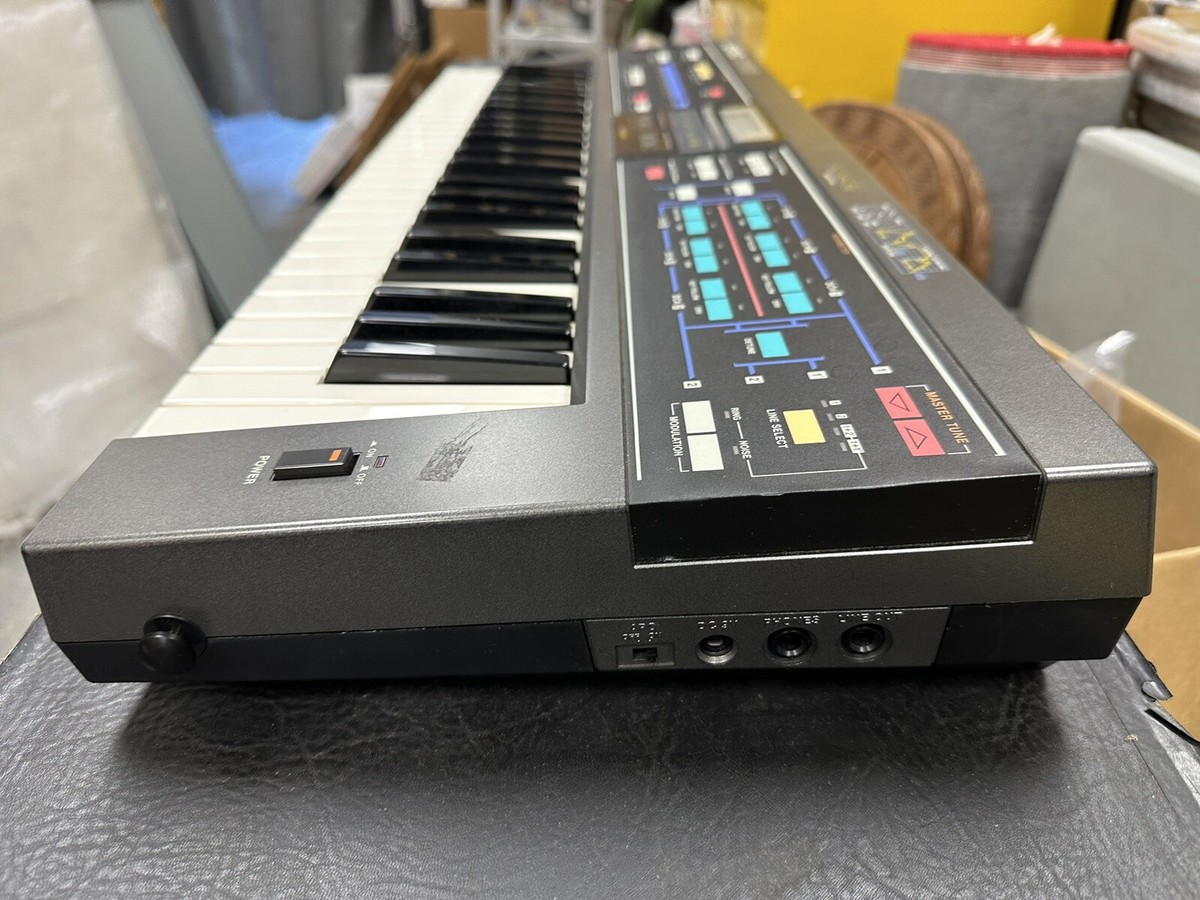 casio cz-1000 vintage sythesizer with NO ISSUES and wood vintage