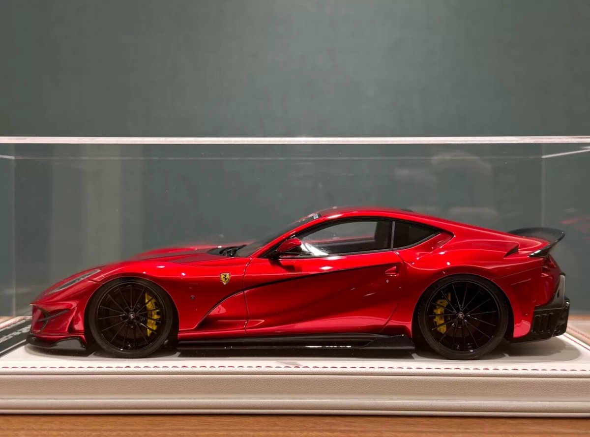 Ferrari 812 Superfast SVR (Candy Red) [Davis & Giovanni] 1/18