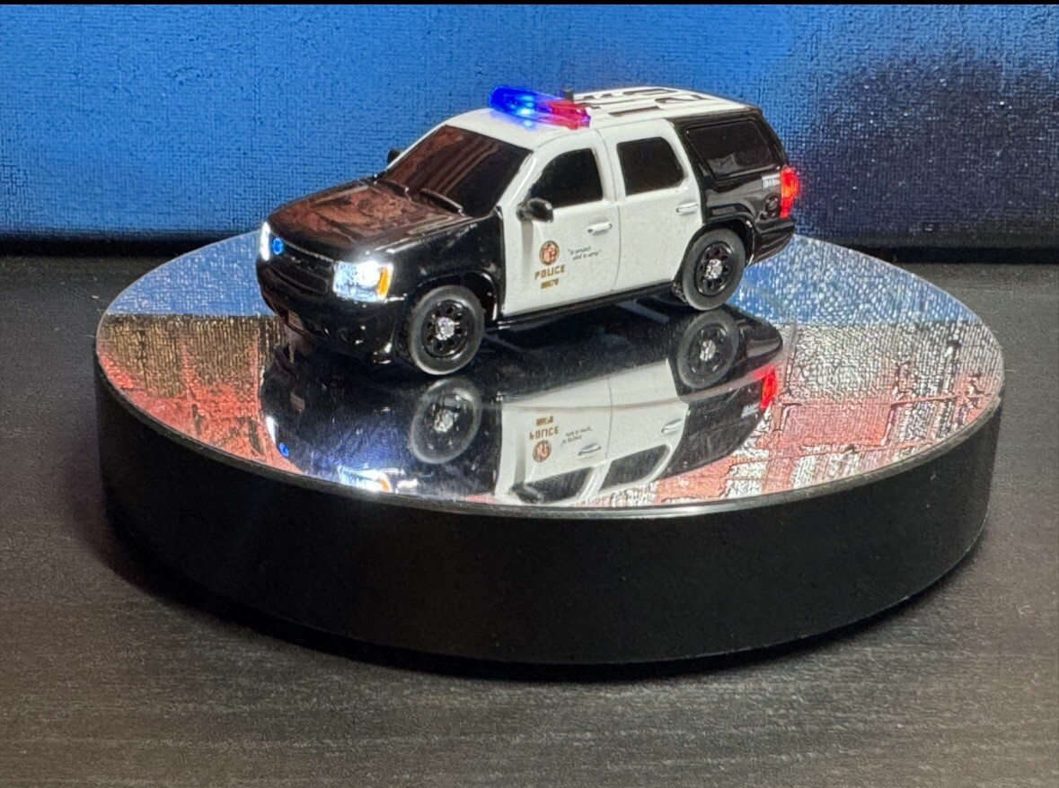 1/64 596 Model Chevy Tahoe LAPD With LED Lights Greenlight | eBay