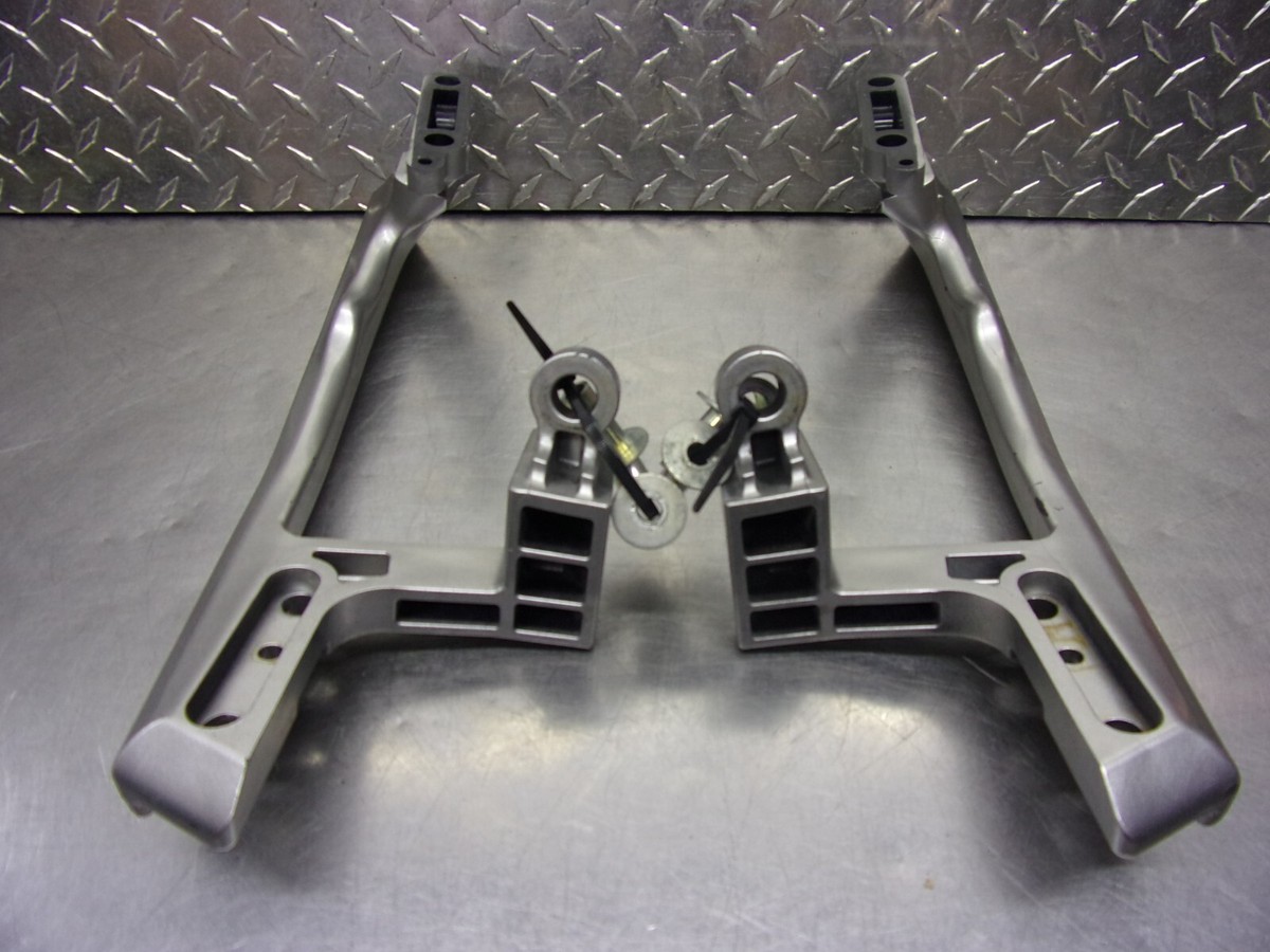 772 A KAWASAKI CONCOURS ZG 1400 ZG1400 2009 OEM GRAB BAR RAIL BAR