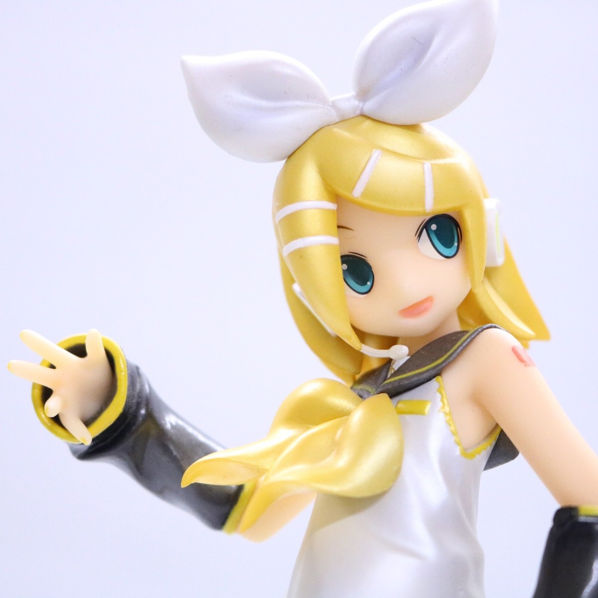 VOLKS Moekore plus Kagamine Rin, Kagamine Len No.04 Figure Japan
