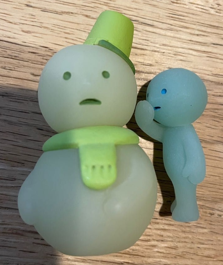 Rare SMISKI Series 2 Secret Snowman Glow In The Dark Figure Set of