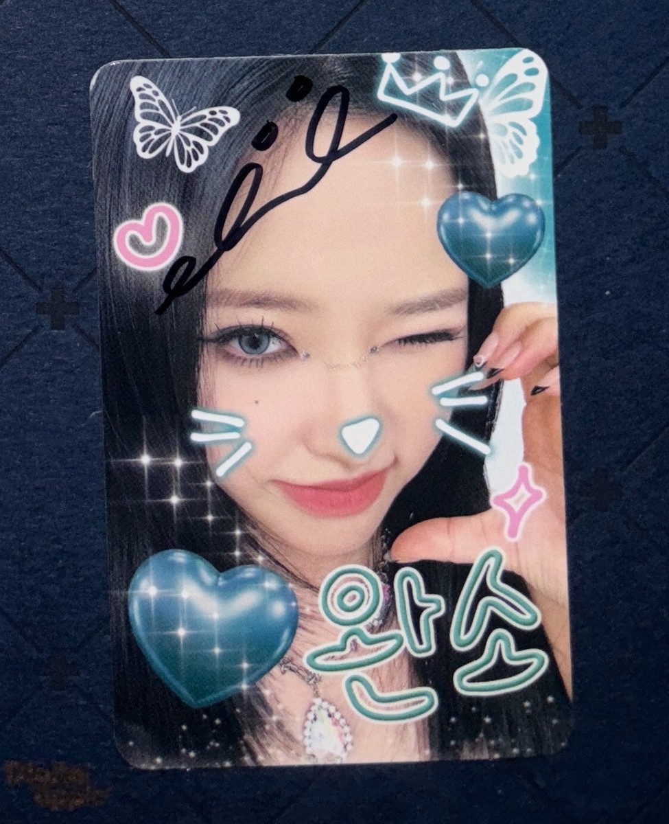 LOOSSEMBLE [One of a Kind] HYEJU Autographed Signed Photocard PC