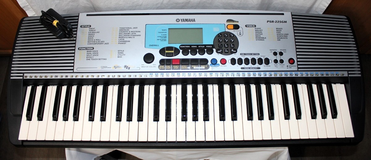 Yamaha Portatone PSR-225 61 Key Electronic Keyboard Synthesizer