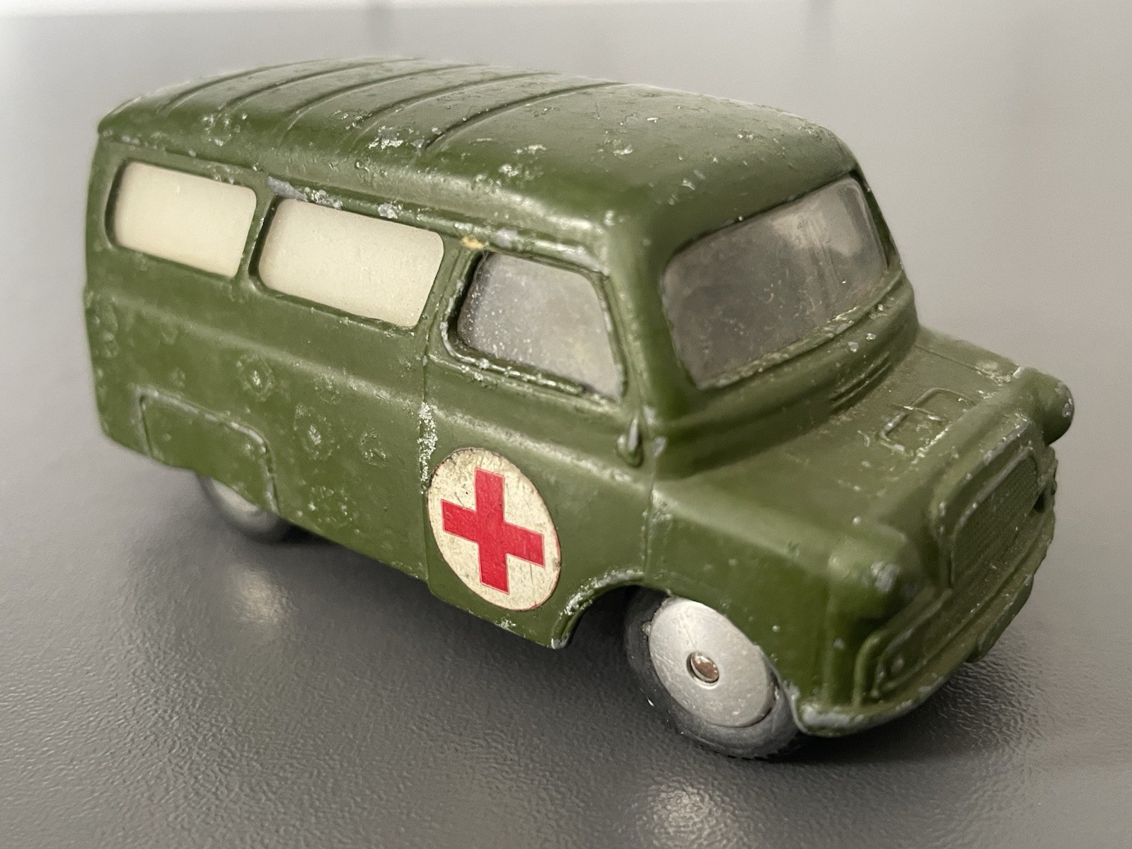 Corgi 414, Bedford Military Ambulance - Free Price Guide & Review