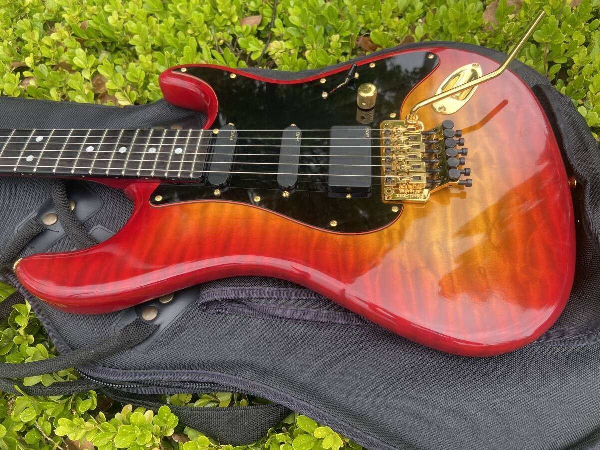 Electric Guitar Valley Arts M Series Steve Lukather Cherry