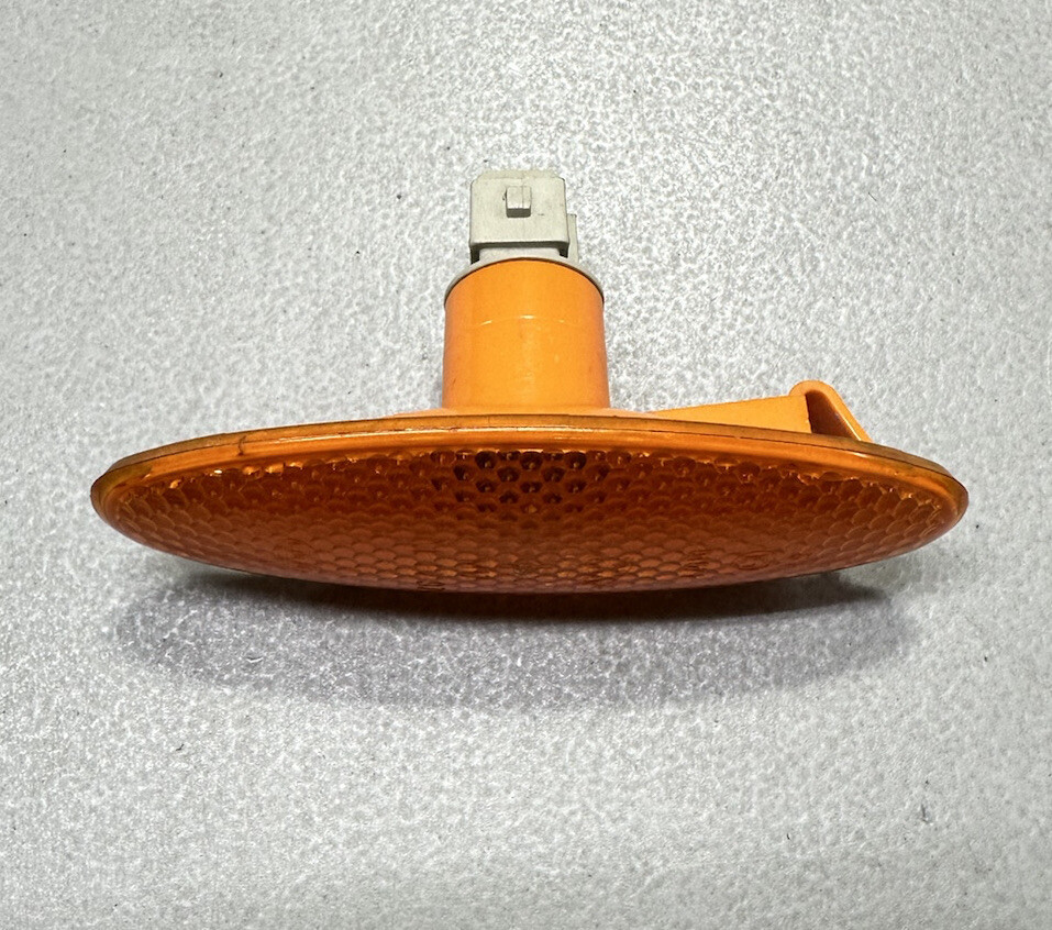 Jaguar Turn Signal Light Fender Side Marker Lamp Amber Lens