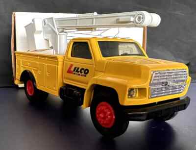 ERTL Ford F700 Utility Bucket Truck - LILCO LIGHTING POWER Long
