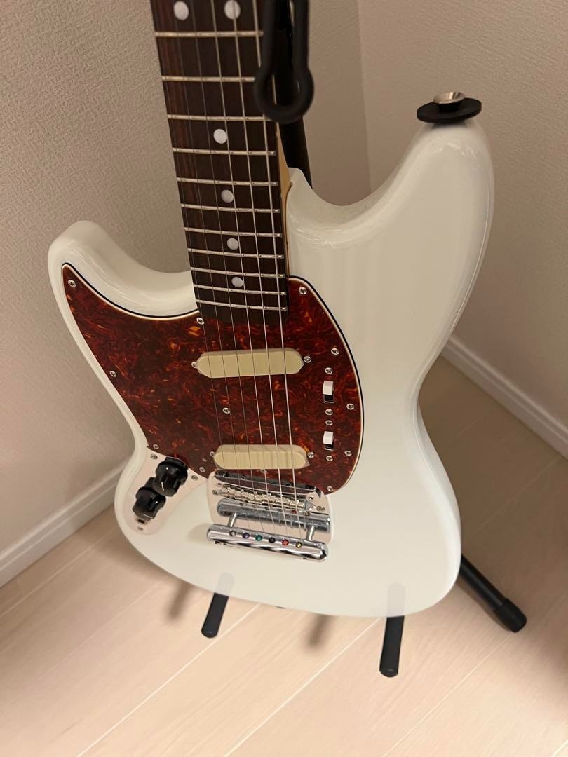 Fender Mustang Lefty Limited To 15 Bottles Worldwide Near Mint