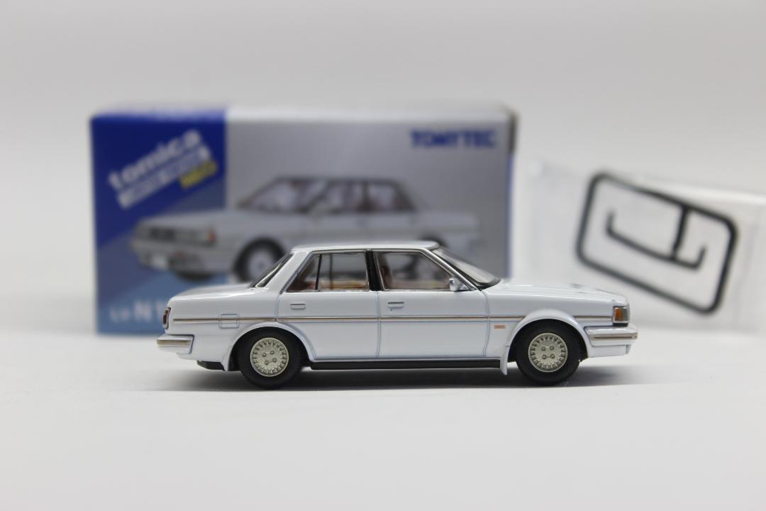 TOMICA LIMITED VINTAGE NEO LV-N156c 1/64 TOYOTA CRESTA Exceed