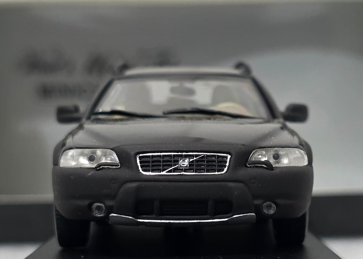 Volvo V70 XC Cross Country 2000 Black 1:43 Minichamps 430171270