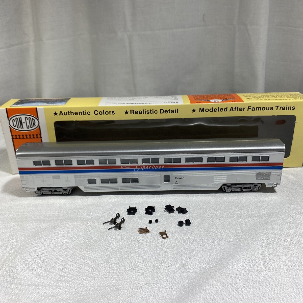 CON COR HO SCALE #0001-000831 SUPERLINER KIT SLEEPING CAR AMTRAK