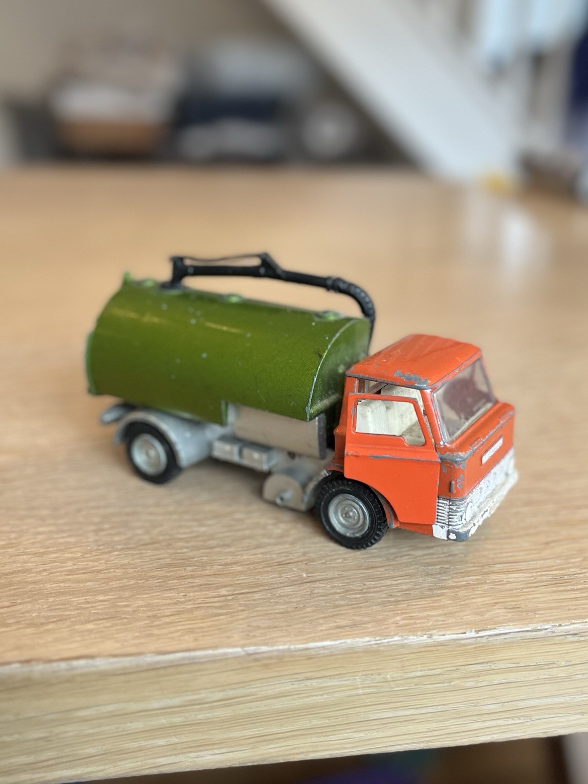 Dinky 451, Johnston Road Sweeper - Free Price Guide & Review