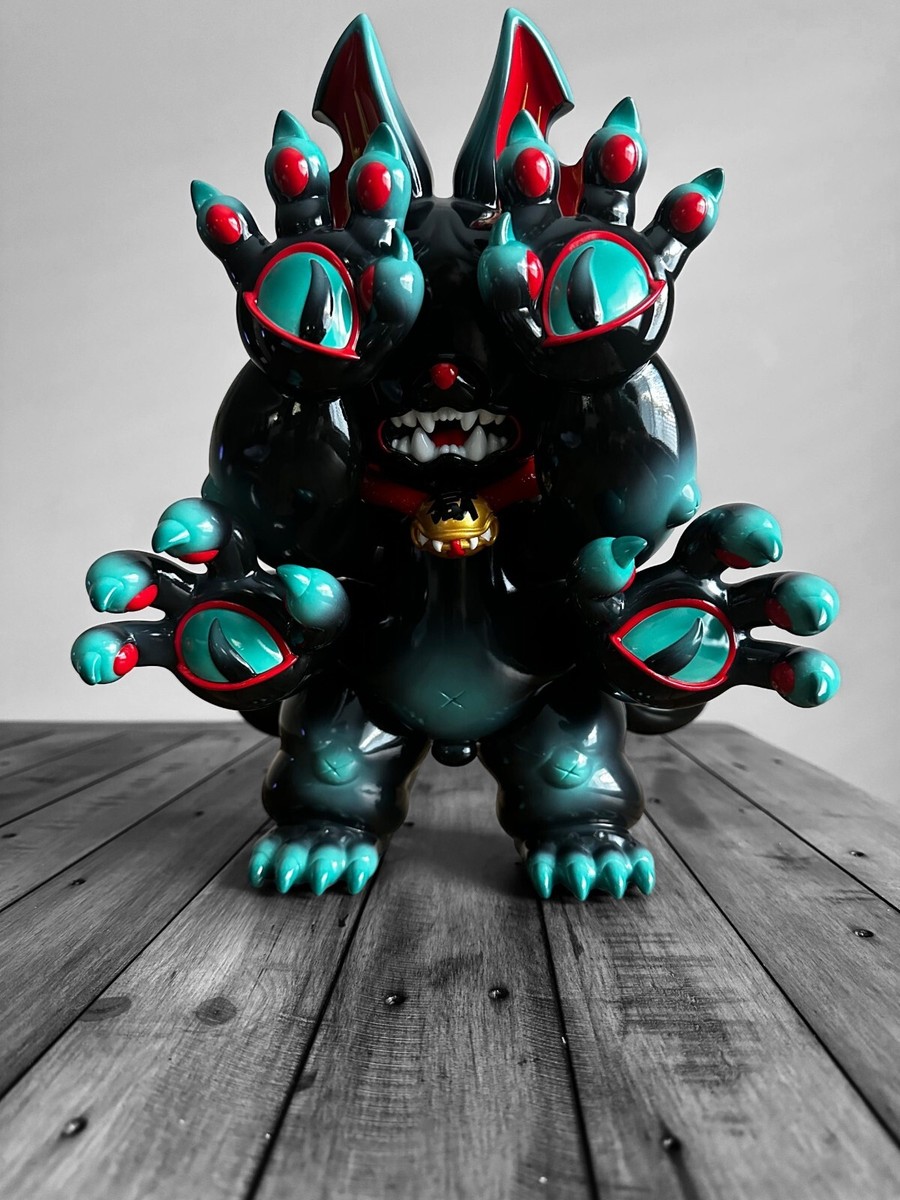GRAPE BRAIN x STRANGECAT TOYS DNIGIRUJIN GOD OF BIG ONIGIRI BLACK