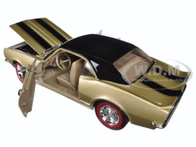 1967 CHEVROLET CAMARO Z/28 GOLD 1/18 DIECAST MODEL BY ROAD