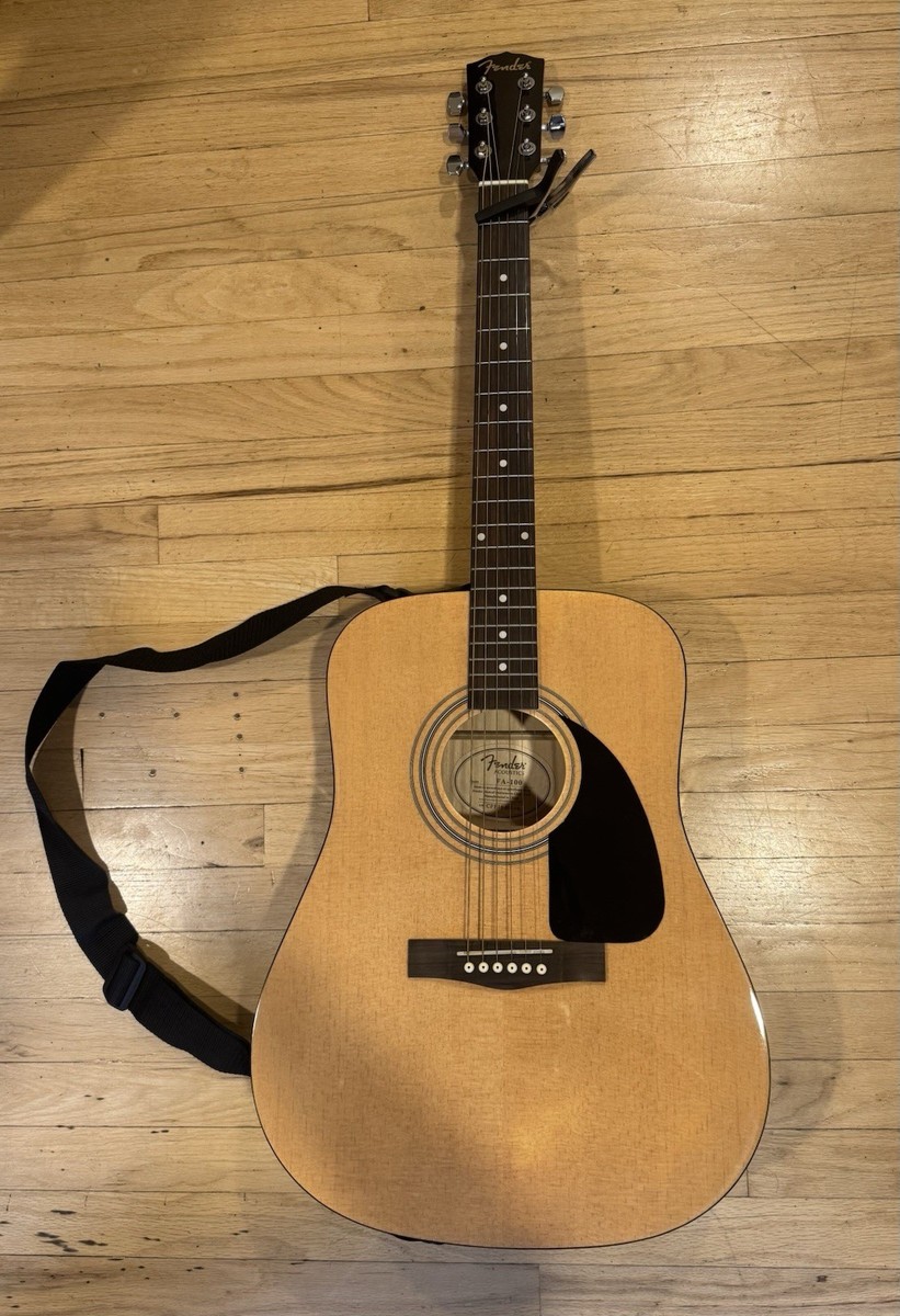 Fender FA-100 Dreadnought Acoustic Guitar Six Strings + Guitar