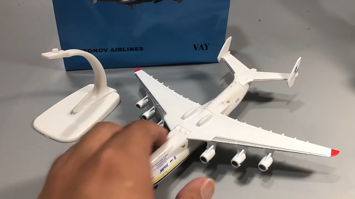 1:400 Antonov An-225 Mriya Large Transport Airplane Mode Diecast