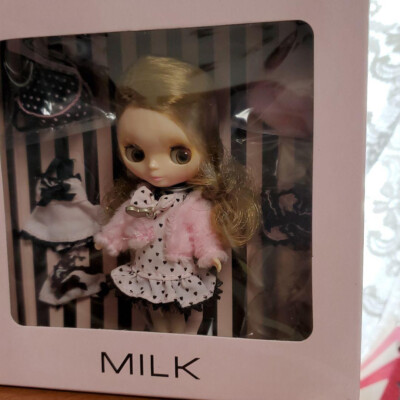 Takara Tomy Neo Blythe CWC Milk Limited LIL' HEART MILK BLYTHE