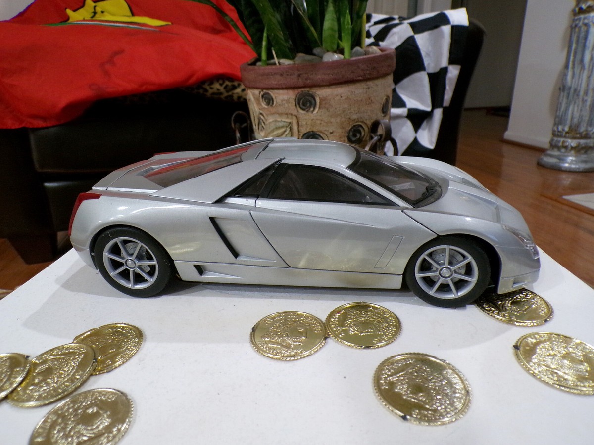 Cadillac CIEN 1/18 Diecast model cars automobiles 1:18 Toy Vehicle