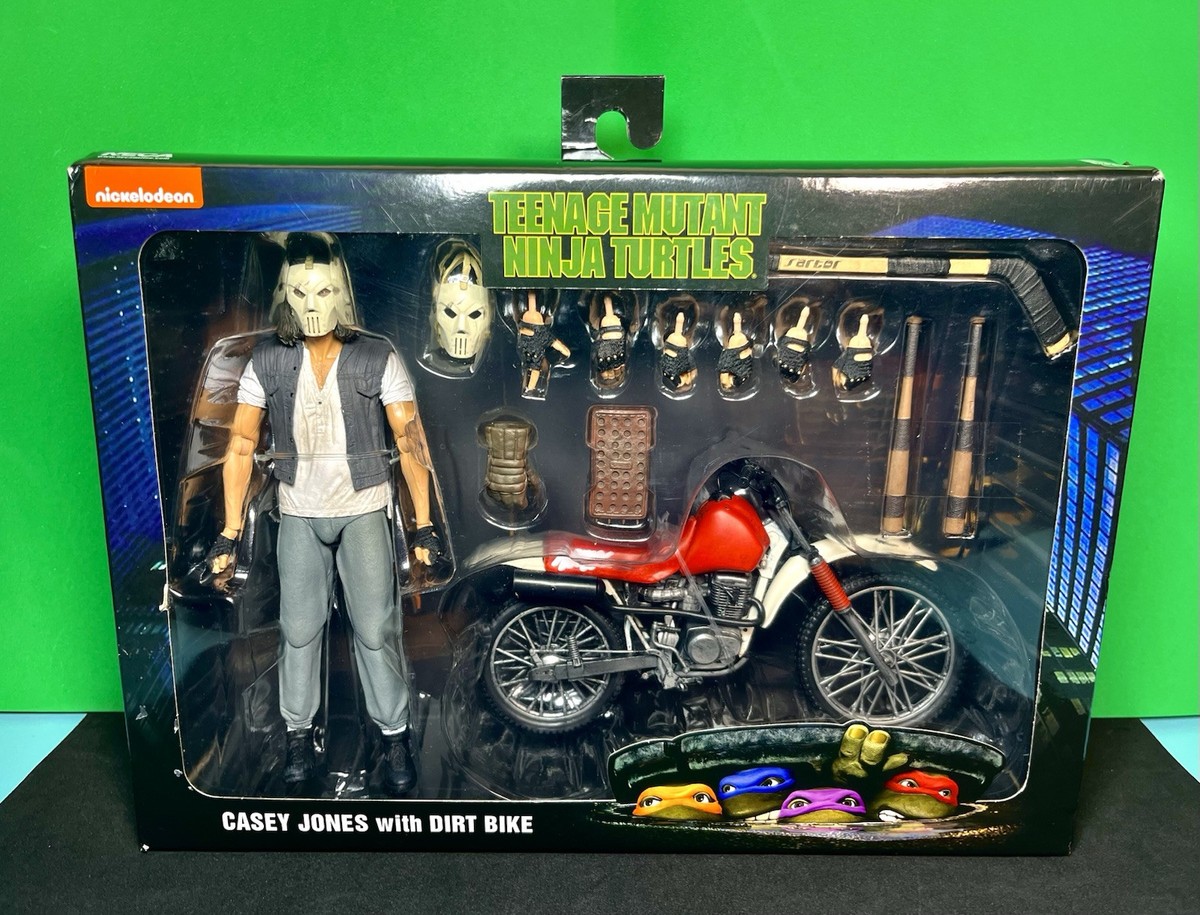 2024 NECA Teenage Mutant Ninja Turtles (1990) - CASEY JONES WITH
