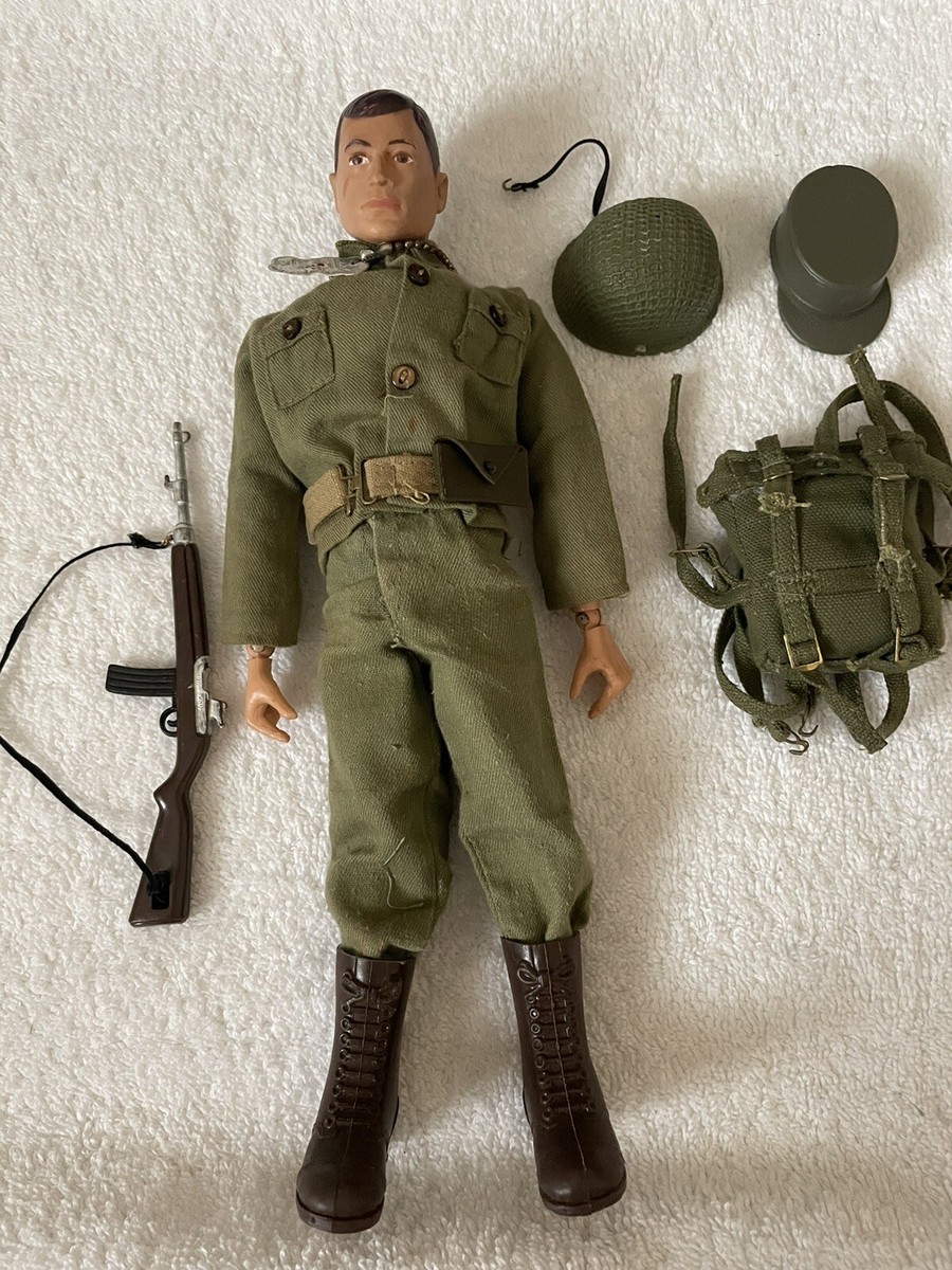 Vintage 1964 G.I. Joe TM Brown Hair/Eyes With Weapon and