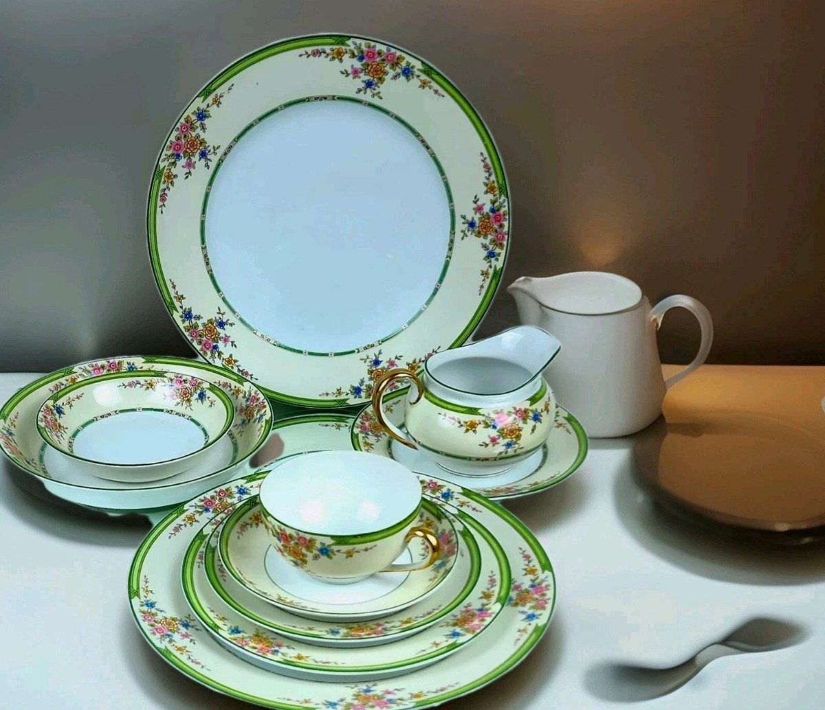 NORITAKE Pendarvis 88 Piece Dinnerware Set, Green Bands/Rim, Pink