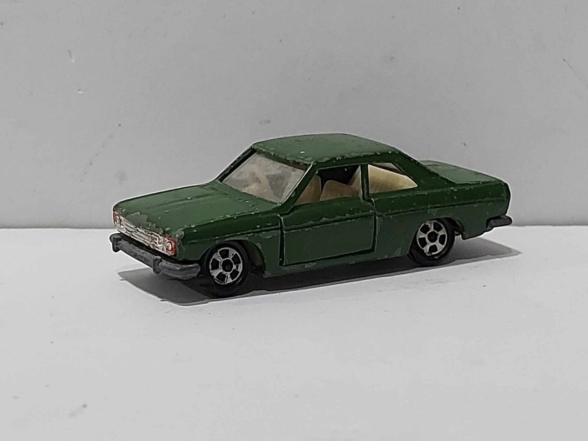 トミカNISSAN NEW BLUEBIRD SSS NO.1