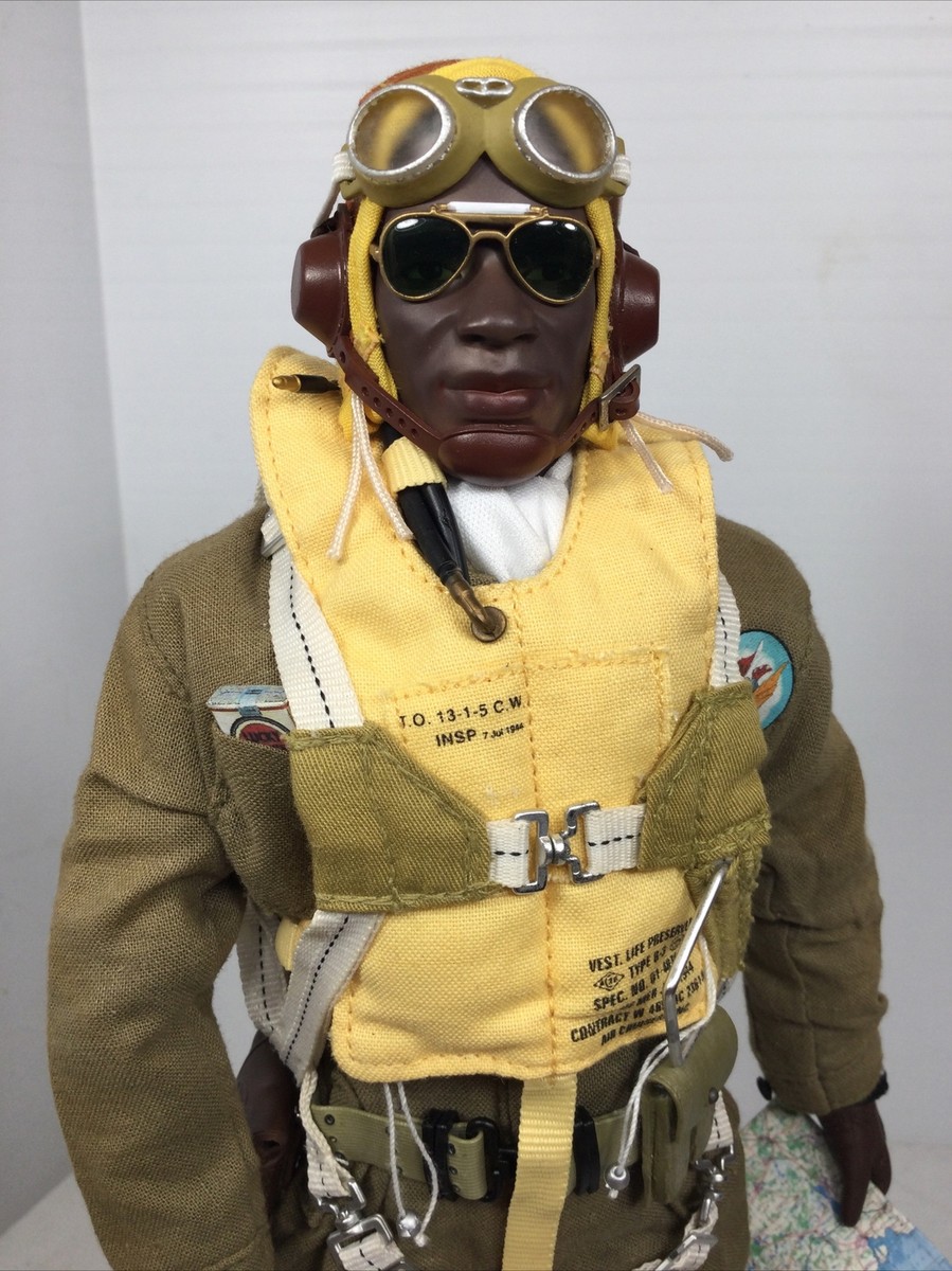 1/6 DRAGON US TUSKEGEE FIGHTER PILOT “REDTAILS” WW2 PARACHUTE P51