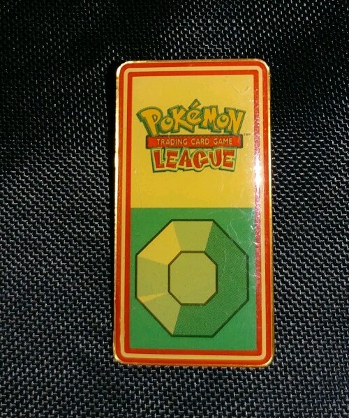 1999 Original POKEMON LEAGUE TCG Pin/Badge NintendoOffic Pokemon95