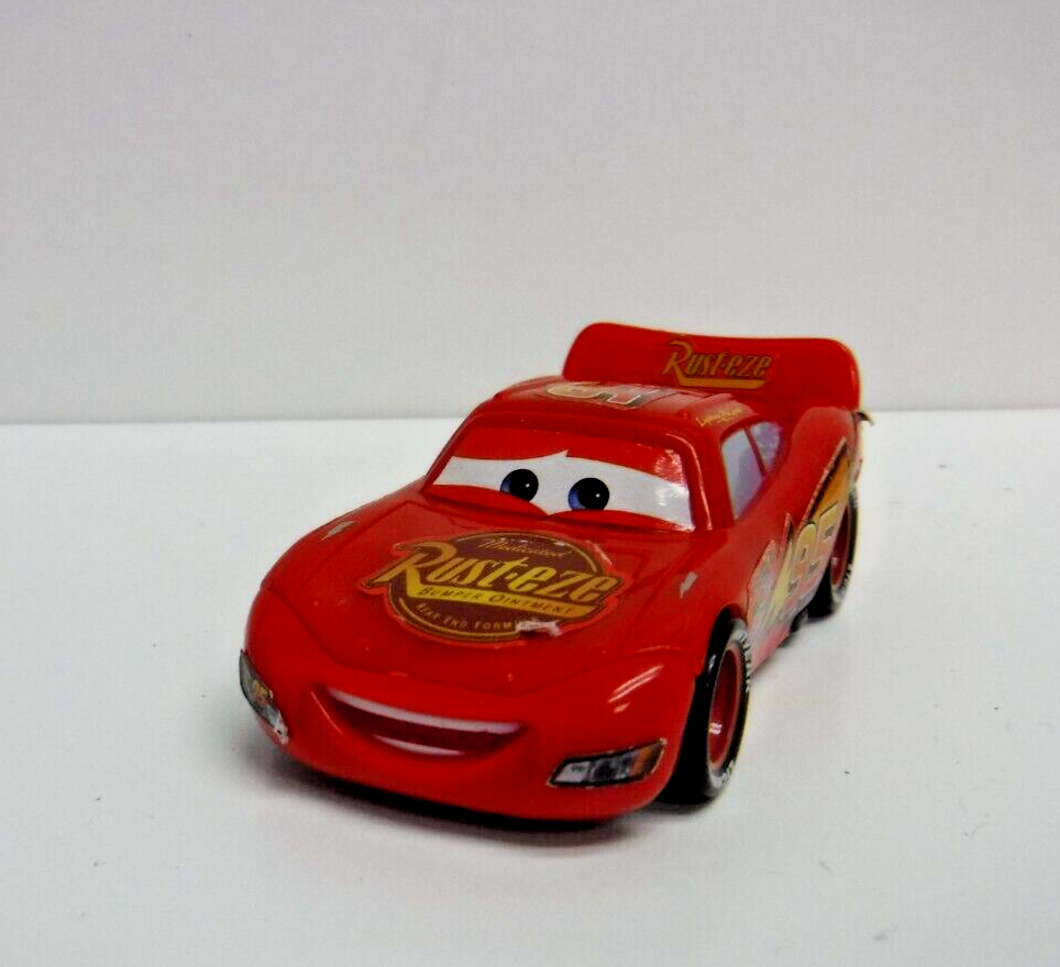 Lightning McQueen 95 Rust-Eze Smile Disney/Pixar Cars 3