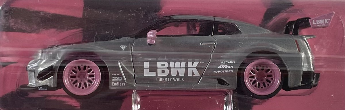 Mini GT LB-Silhouette WORKS GT NISSAN 35GT-RR Passion Pink 1/64